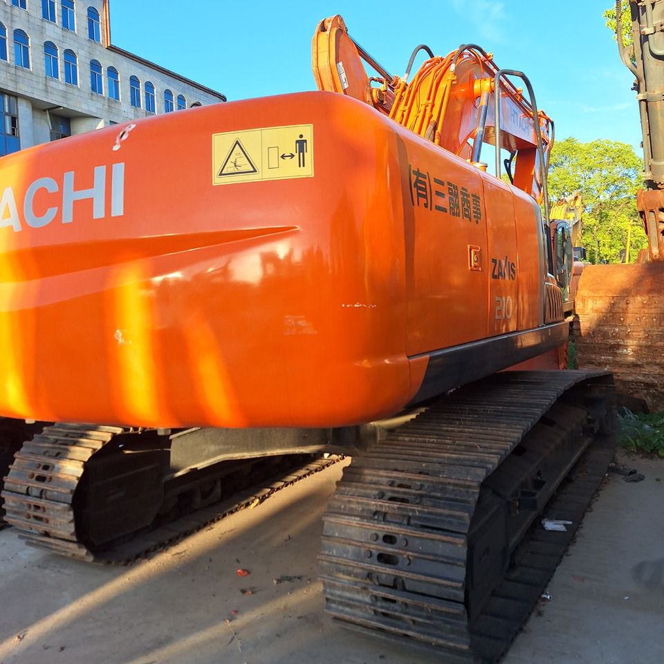 Second hand Hitachi ZX210 excavator - حفارة: صور 1 Second hand Hitachi ZX210 excavator - حفارة: صور 1