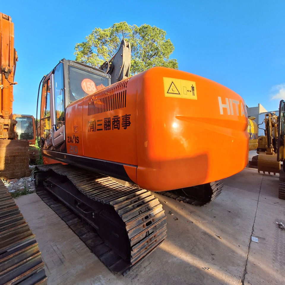 Second hand Hitachi ZX210 excavator - حفارة: صور 4 Second hand Hitachi ZX210 excavator - حفارة: صور 4