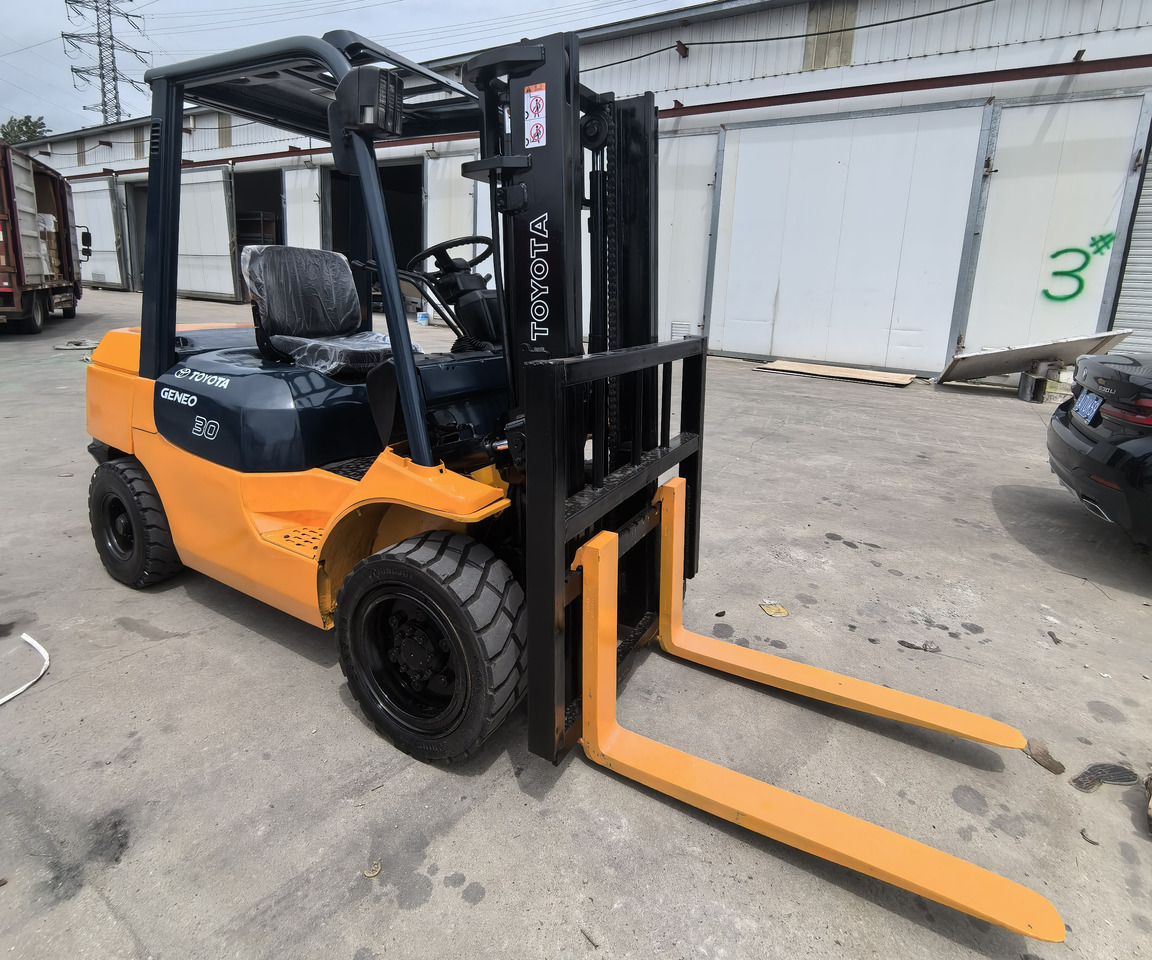 Used Toyota FD30 forklift - رافعة شوكية ديزل: صور 4 Used Toyota FD30 forklift - رافعة شوكية ديزل: صور 4