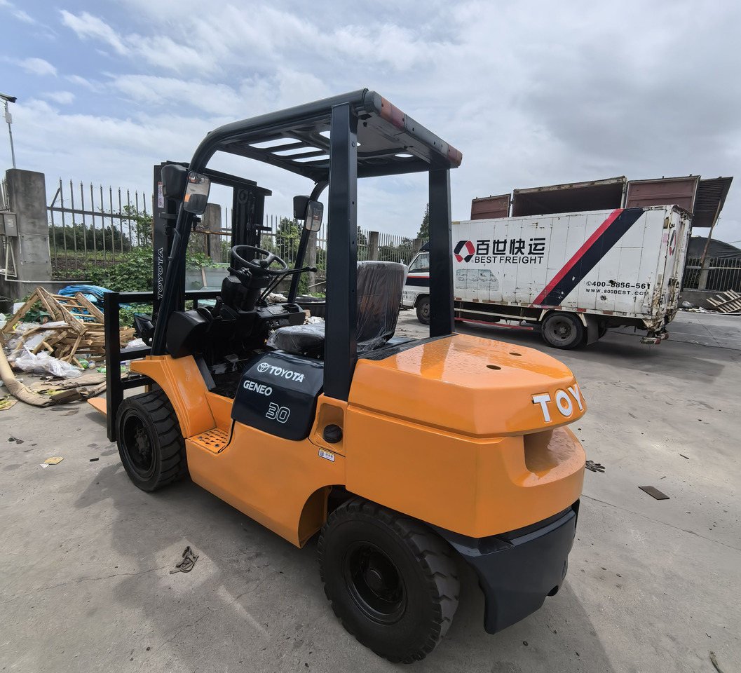 Used Toyota FD30 forklift - رافعة شوكية ديزل: صور 5 Used Toyota FD30 forklift - رافعة شوكية ديزل: صور 5