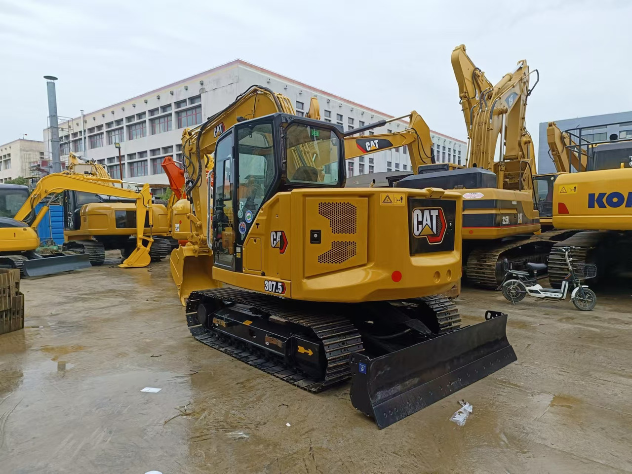 Used cat 307.5 excavator - حفارة مصغرة: صور 1 Used cat 307.5 excavator - حفارة مصغرة: صور 1