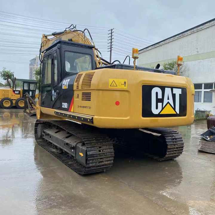 Used cheap hydraulic crawler excavator 20 ton caterpillar 320D2 excavator for sale - حفارات زحافة: صور 3 Used cheap hydraulic crawler excavator 20 ton caterpillar 320D2 excavator for sale - حفارات زحافة: صور 3