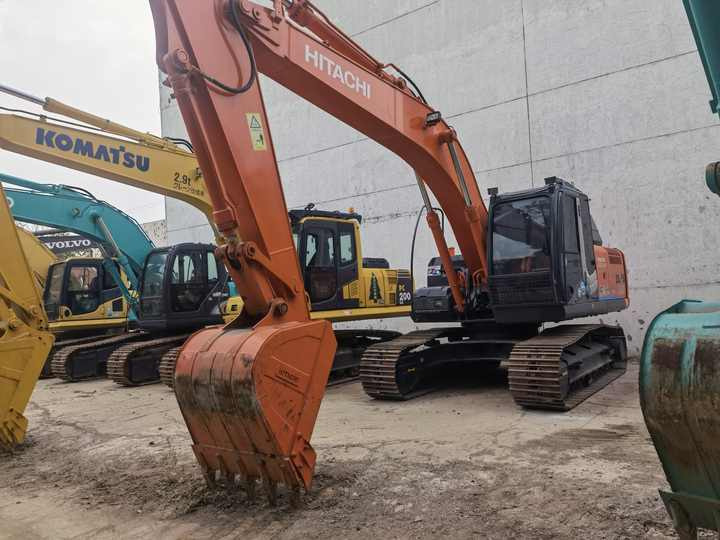 Used excavator Hitachi 20 ton original Japan Hitachi ZX200-3 ZX200-5G EX200-5 ZX240 Excavator FOR SALE - حفارة: صور 3 Used excavator Hitachi 20 ton original Japan Hitachi ZX200-3 ZX200-5G EX200-5 ZX240 Excavator FOR SALE - حفارة: صور 3