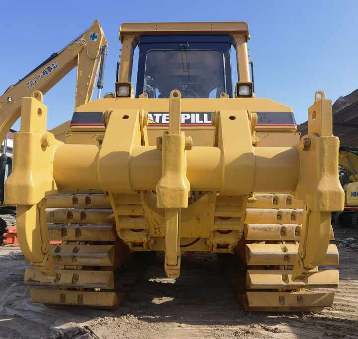 Second hand original japanese CAT D6R crawler bulldozer with high quality used Caterpillar D6R dozer for sale - بلدوزر: صور 3 Second hand original japanese CAT D6R crawler bulldozer with high quality used Caterpillar D6R dozer for sale - بلدوزر: صور 3