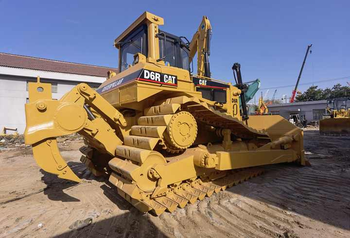 Second hand original japanese CAT D6R crawler bulldozer with high quality used Caterpillar D6R dozer for sale - بلدوزر: صور 5 Second hand original japanese CAT D6R crawler bulldozer with high quality used Caterpillar D6R dozer for sale - بلدوزر: صور 5