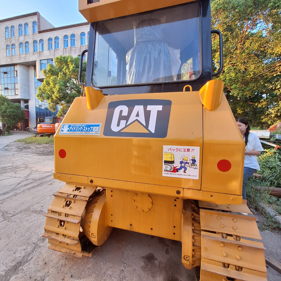 Used caterpillar cat D5k bulldozer - بلدوزر: صور 1 Used caterpillar cat D5k bulldozer - بلدوزر: صور 1
