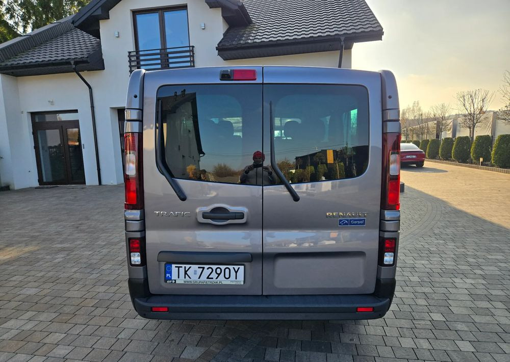 Renault Trafic Grand SpaceClass 2.0 dCi EDC - سيارة: صور 4 Renault Trafic Grand SpaceClass 2.0 dCi EDC - سيارة: صور 4