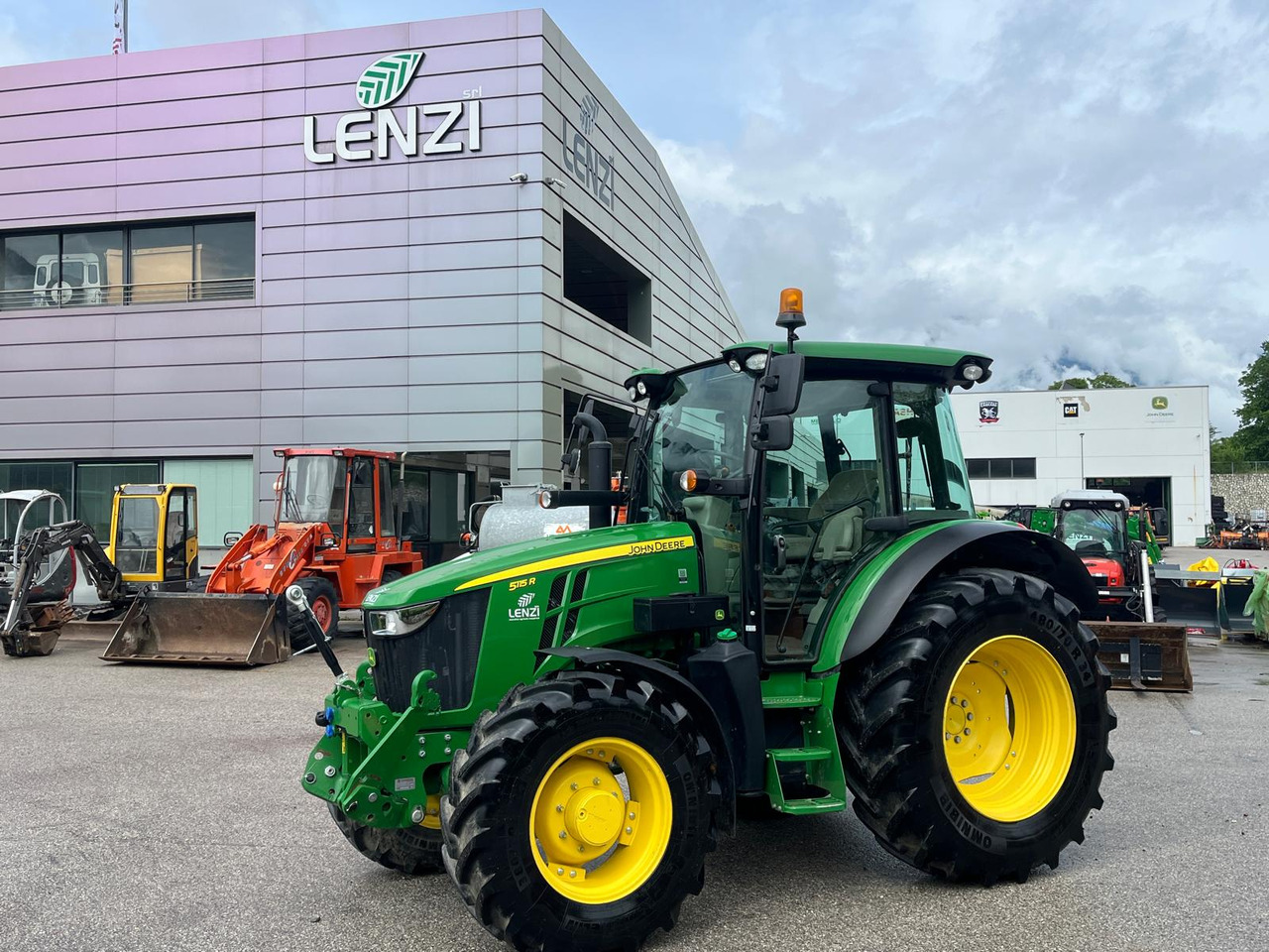 TRATTORE JOHN DEERE 5115R - جرار: صور 5 TRATTORE JOHN DEERE 5115R - جرار: صور 5