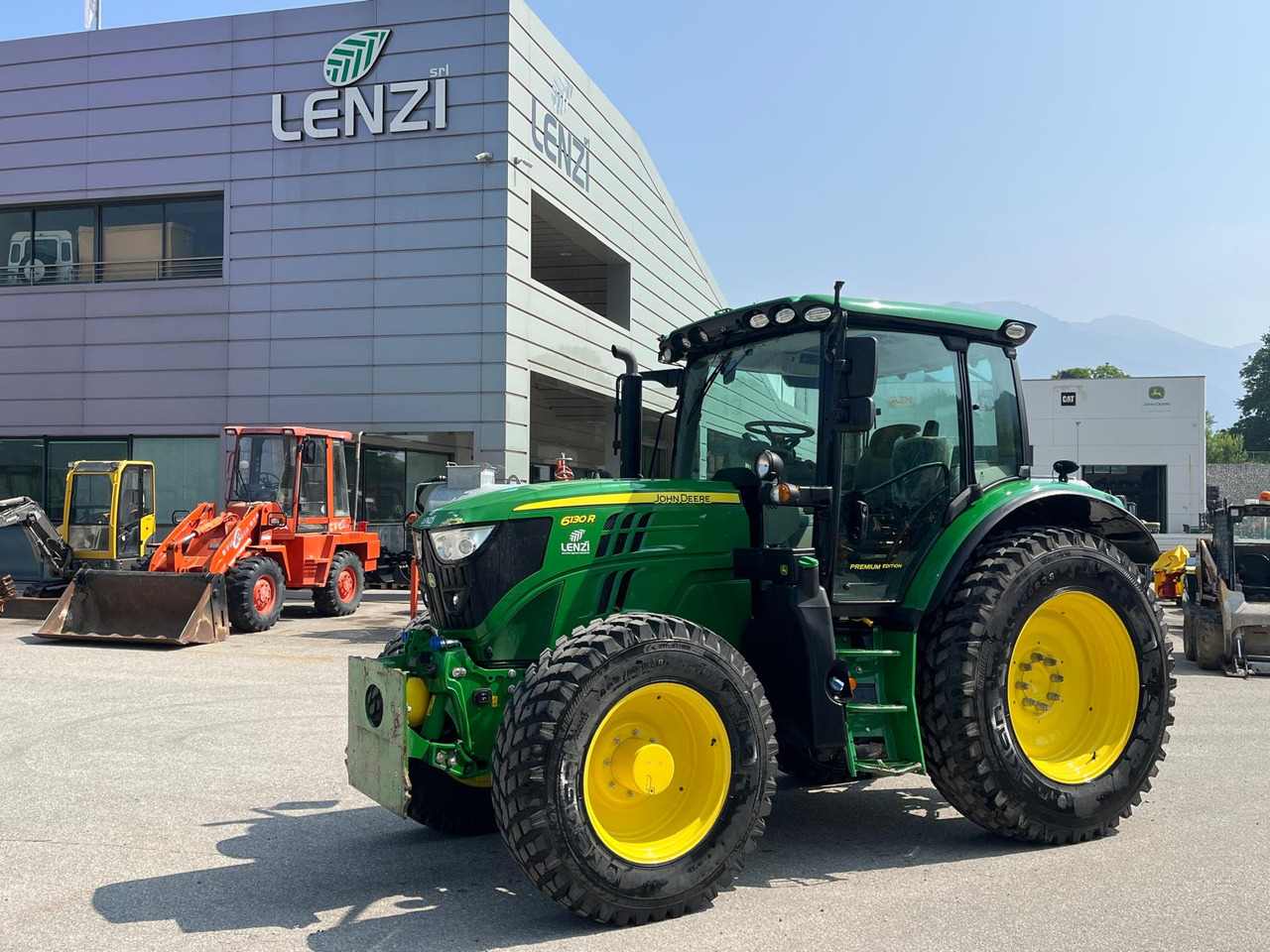 TRATTORE JOHN DEERE 6130R - جرار: صور 1 TRATTORE JOHN DEERE 6130R - جرار: صور 1