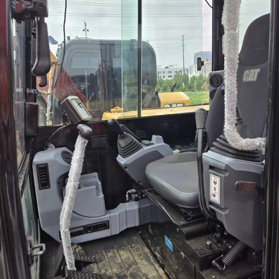 CAT 305 - حفارة مصغرة: صور 5 CAT 305 - حفارة مصغرة: صور 5