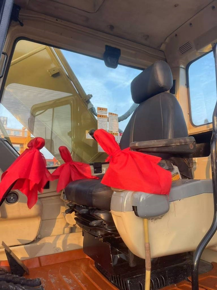 CAT 320 B - حفارات زحافة: صور 2 CAT 320 B - حفارات زحافة: صور 2