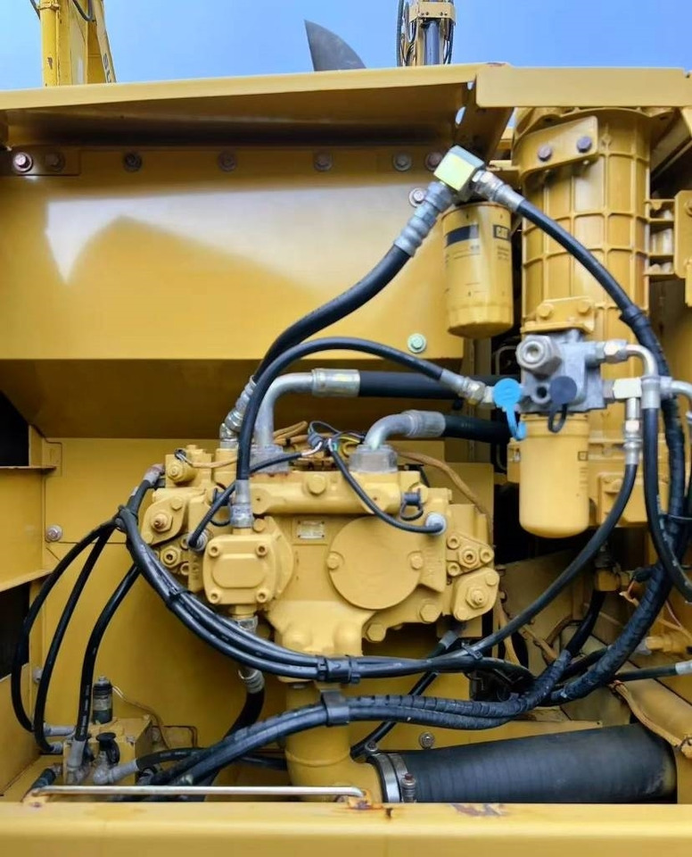 CAT 320 C - حفارات زحافة: صور 3 CAT 320 C - حفارات زحافة: صور 3