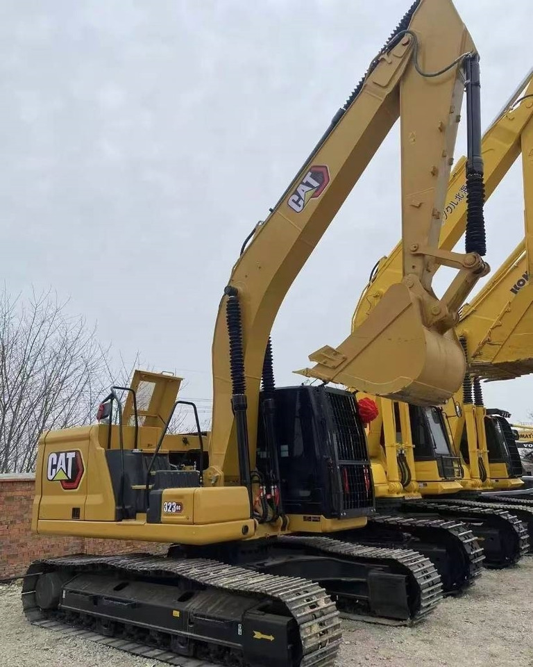 CAT 323 - حفارات زحافة: صور 5 CAT 323 - حفارات زحافة: صور 5