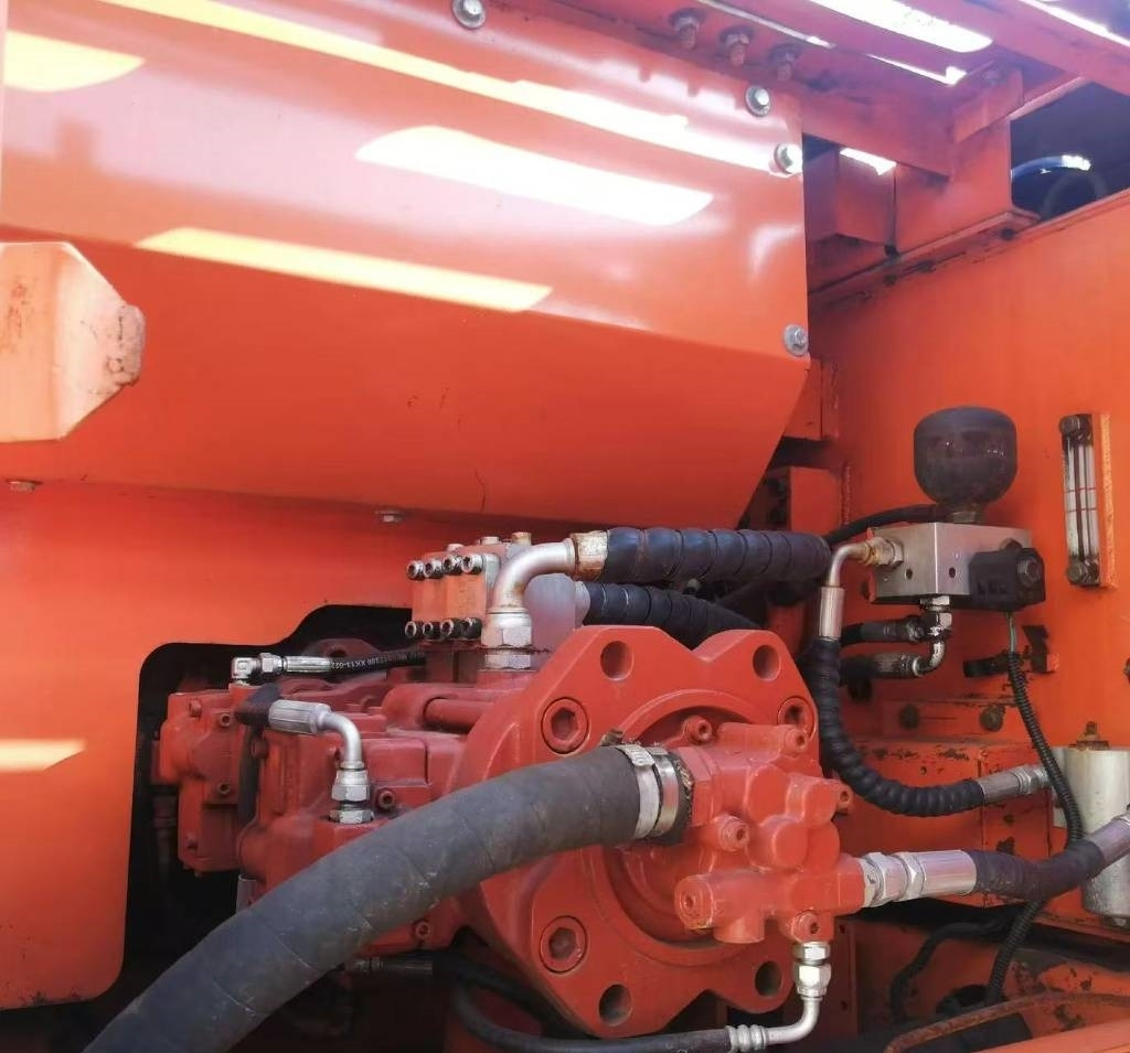 Doosan DH 220 - حفارات زحافة: صور 5 Doosan DH 220 - حفارات زحافة: صور 5