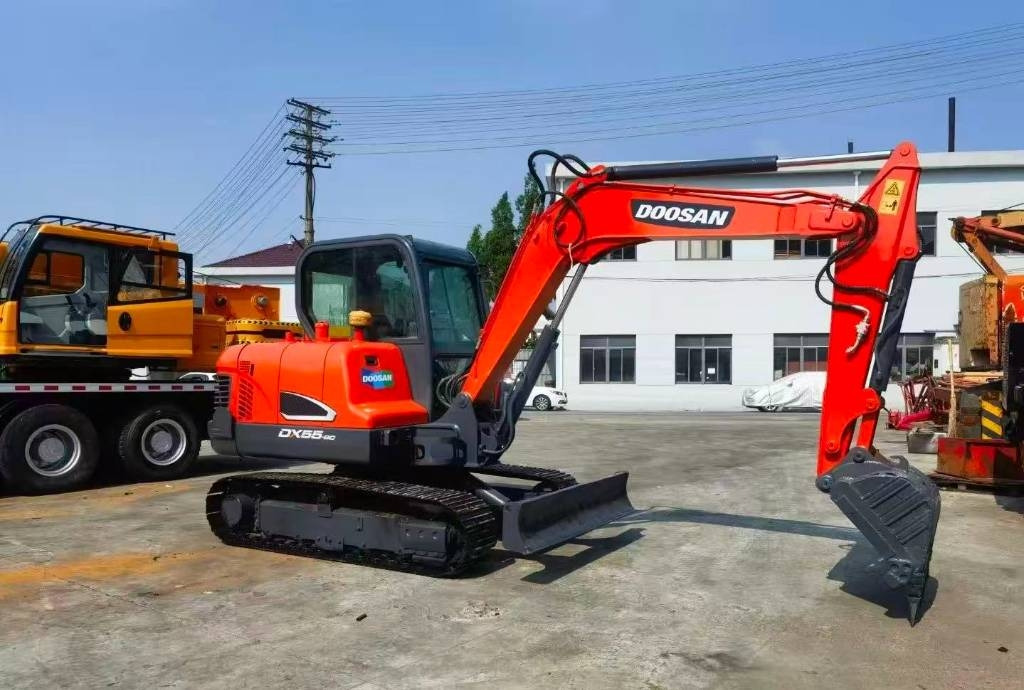 Doosan DH 55 - حفارة مصغرة: صور 1 Doosan DH 55 - حفارة مصغرة: صور 1