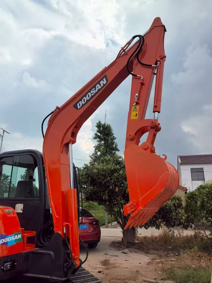 Doosan DH 60 - حفارة مصغرة: صور 3 Doosan DH 60 - حفارة مصغرة: صور 3