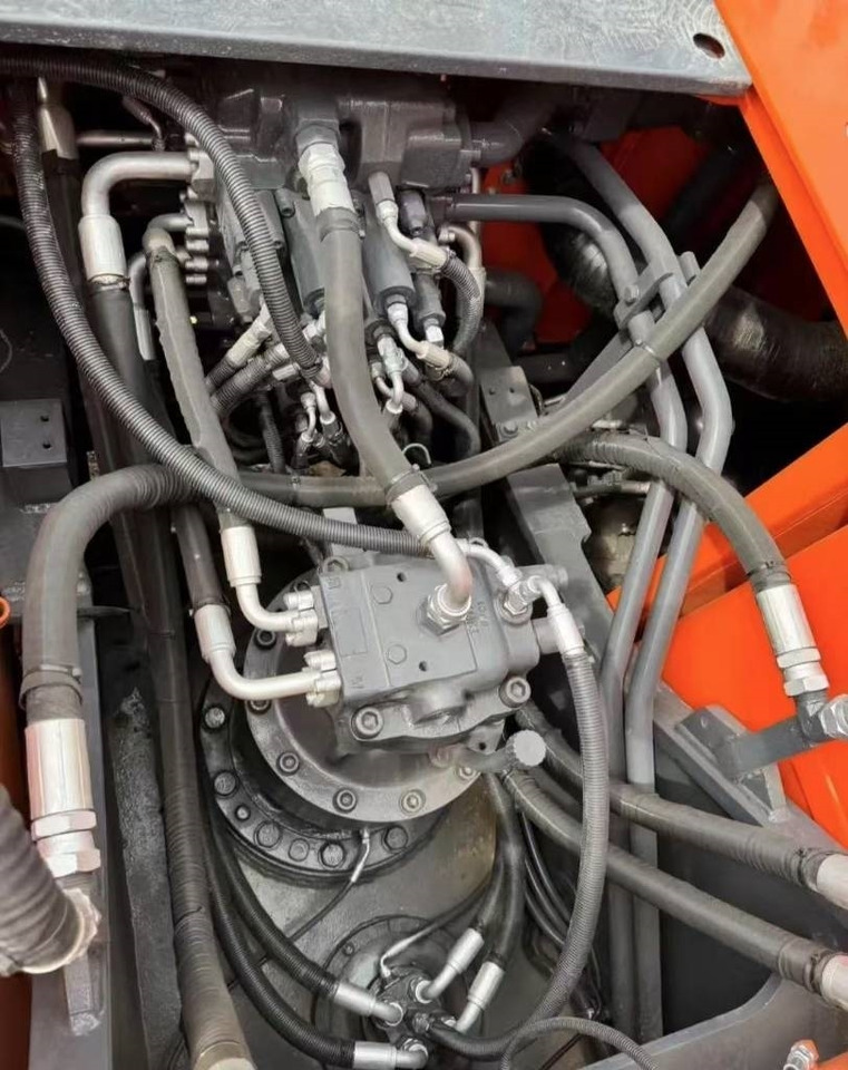Doosan DX 225 - حفارات زحافة: صور 4 Doosan DX 225 - حفارات زحافة: صور 4