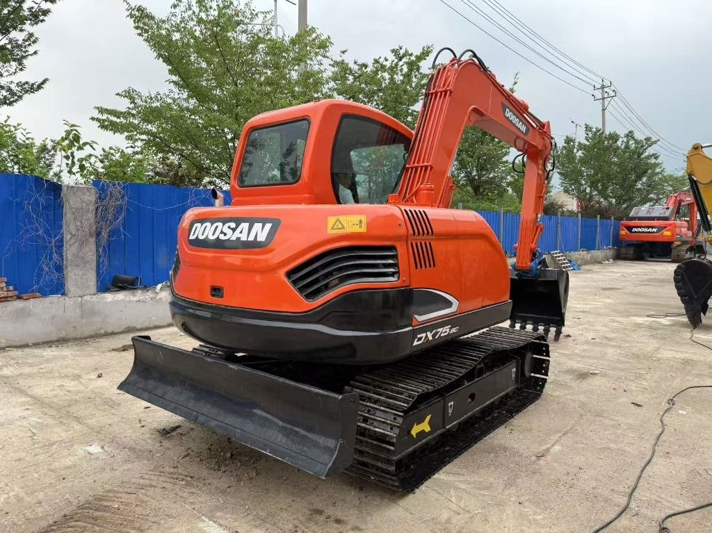 Doosan DX 75 - حفارات زحافة: صور 5 Doosan DX 75 - حفارات زحافة: صور 5