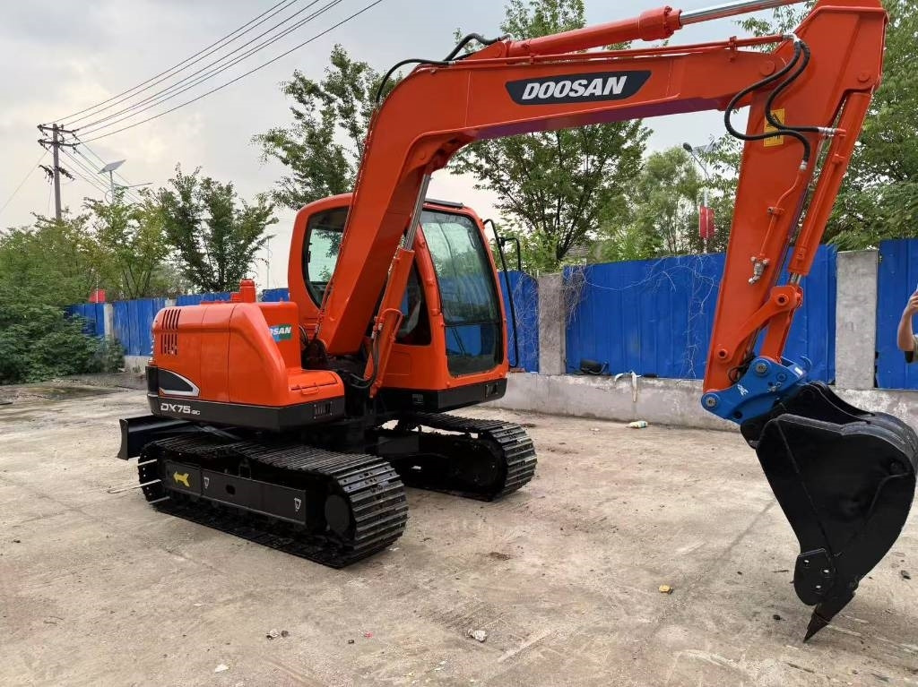 Doosan DX 75 - حفارات زحافة: صور 4 Doosan DX 75 - حفارات زحافة: صور 4
