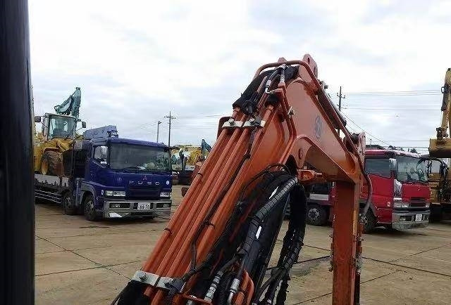 Hitachi 30 - حفارة مصغرة: صور 2 Hitachi 30 - حفارة مصغرة: صور 2