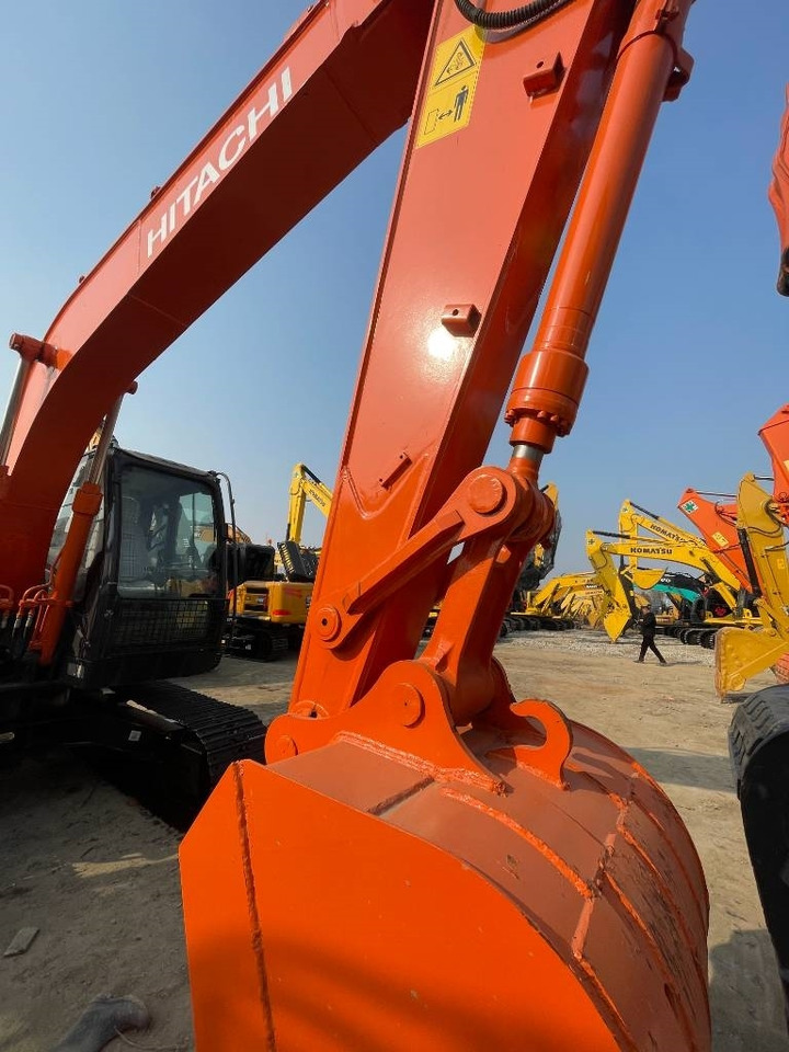 Hitachi ZX 130 H - حفارات زحافة: صور 4 Hitachi ZX 130 H - حفارات زحافة: صور 4