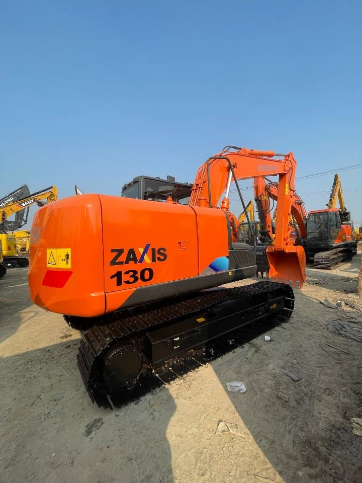 Hitachi ZX 130 H - حفارات زحافة: صور 1 Hitachi ZX 130 H - حفارات زحافة: صور 1