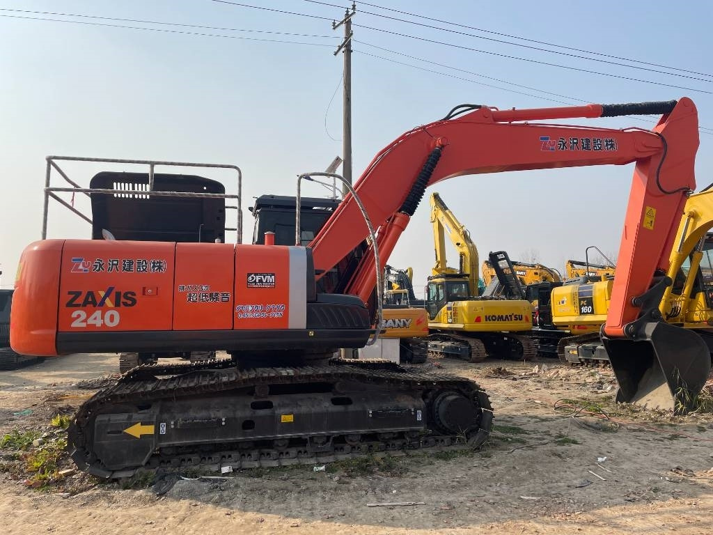 Hitachi ZX 240 - حفارات زحافة: صور 2 Hitachi ZX 240 - حفارات زحافة: صور 2