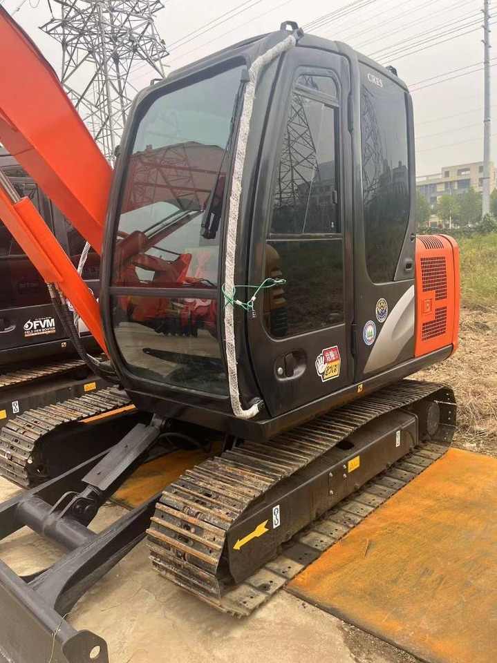 Hitachi ZX 60 - حفارة مصغرة: صور 5 Hitachi ZX 60 - حفارة مصغرة: صور 5