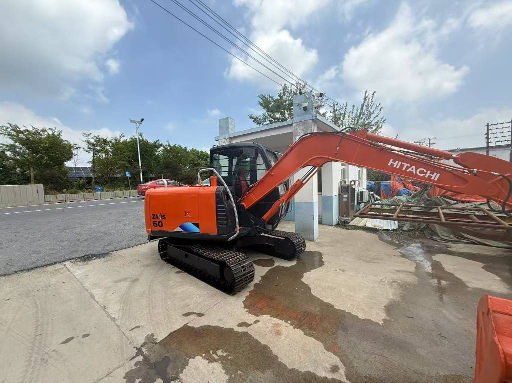 Hitachi ZX 60 - حفارة مصغرة: صور 1 Hitachi ZX 60 - حفارة مصغرة: صور 1