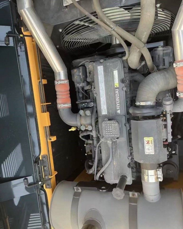 Hyundai 305LC - حفارات زحافة: صور 4 Hyundai 305LC - حفارات زحافة: صور 4