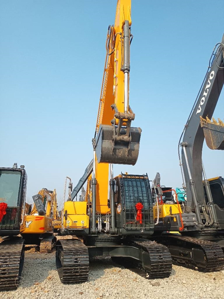 Hyundai R 220-9 S - حفارات زحافة: صور 4 Hyundai R 220-9 S - حفارات زحافة: صور 4