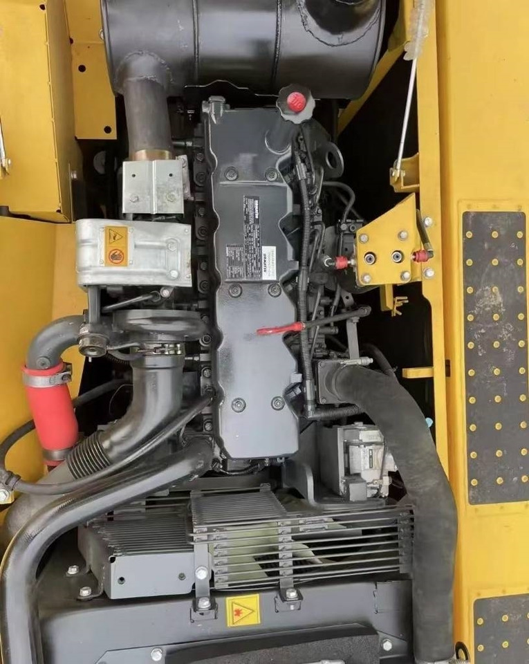 Komatsu PC 240 - حفارات زحافة: صور 2 Komatsu PC 240 - حفارات زحافة: صور 2