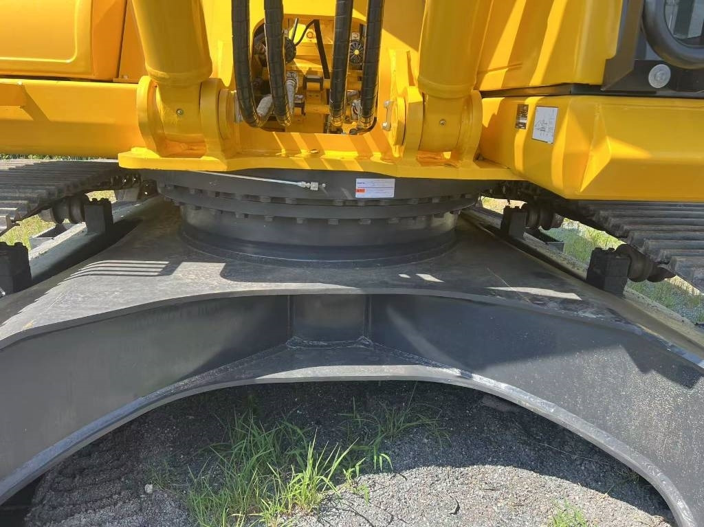 Komatsu PC 300 - حفارات زحافة: صور 4 Komatsu PC 300 - حفارات زحافة: صور 4