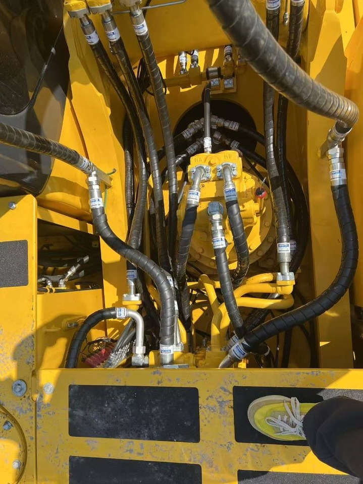 Komatsu PC 300 - حفارات زحافة: صور 5 Komatsu PC 300 - حفارات زحافة: صور 5