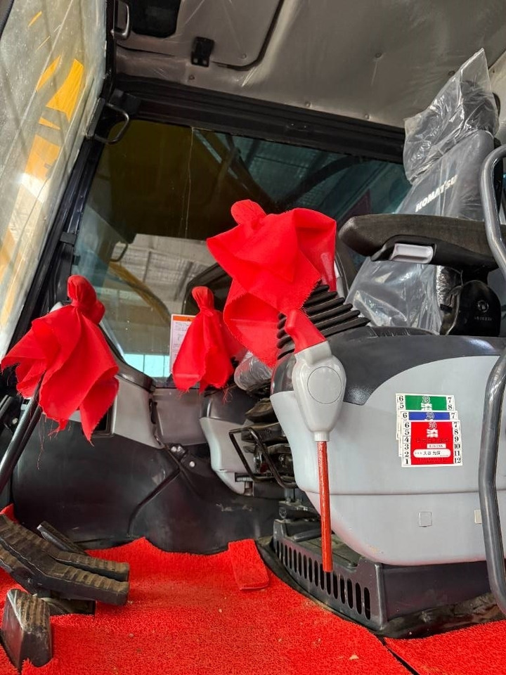 Komatsu PC 350 - حفارات زحافة: صور 2 Komatsu PC 350 - حفارات زحافة: صور 2