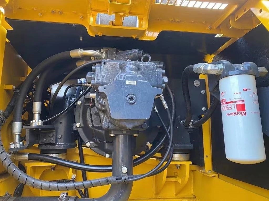 Komatsu PC 360 - حفارات زحافة: صور 5 Komatsu PC 360 - حفارات زحافة: صور 5