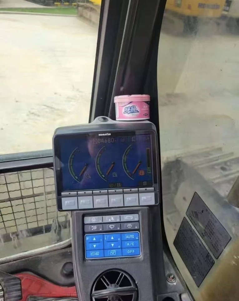 Komatsu PC 460-8 - حفارات زحافة: صور 2 Komatsu PC 460-8 - حفارات زحافة: صور 2