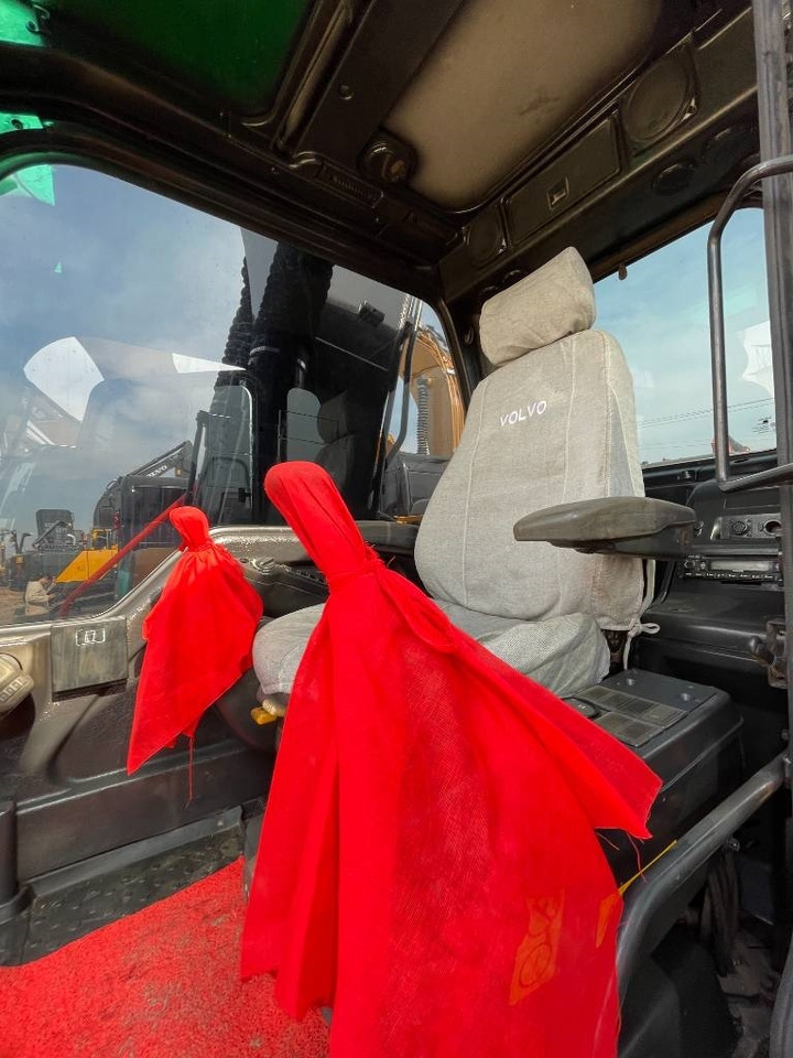 Volvo EC 140 - حفارات زحافة: صور 4 Volvo EC 140 - حفارات زحافة: صور 4