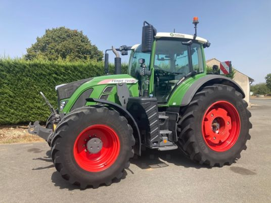 Fendt 724 VARIO S4 PROFI PLUS - جرار: صور 2 Fendt 724 VARIO S4 PROFI PLUS - جرار: صور 2