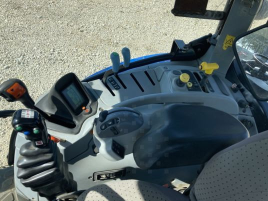 New Holland T6020 ELITE - جرار: صور 4 New Holland T6020 ELITE - جرار: صور 4