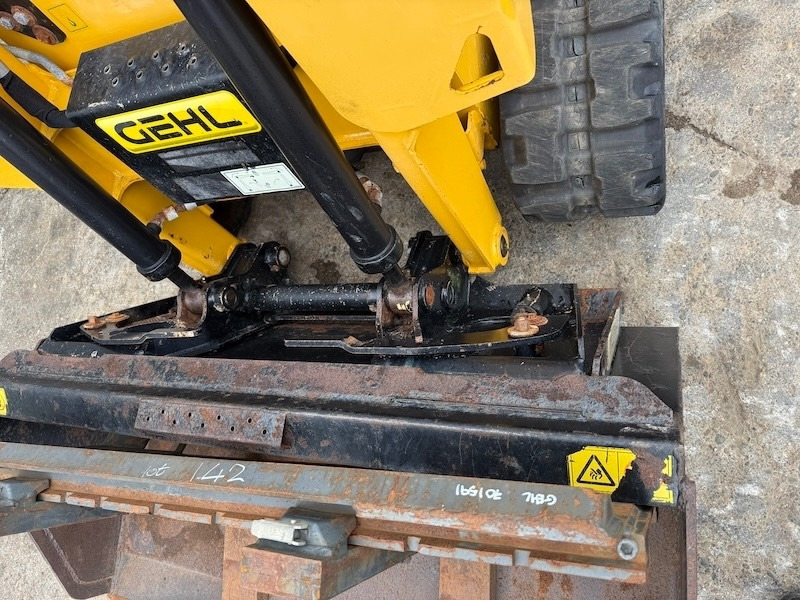 Gehl RT 105 - اللودر المجنزر: صور 5 Gehl RT 105 - اللودر المجنزر: صور 5
