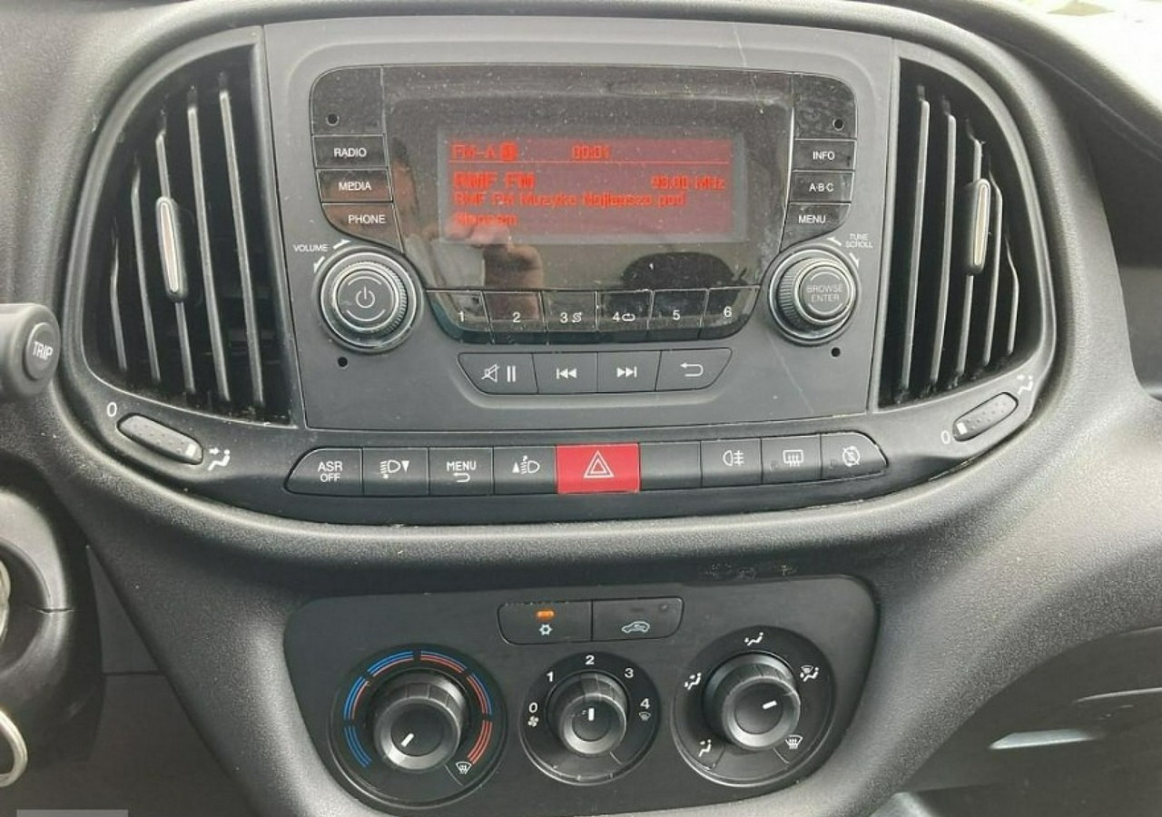 فان Fiat Doblo Fiat Doblo MAXI 1,6 jtd ECO Flex 105KM Klima 2021 Salon PL: صور 9