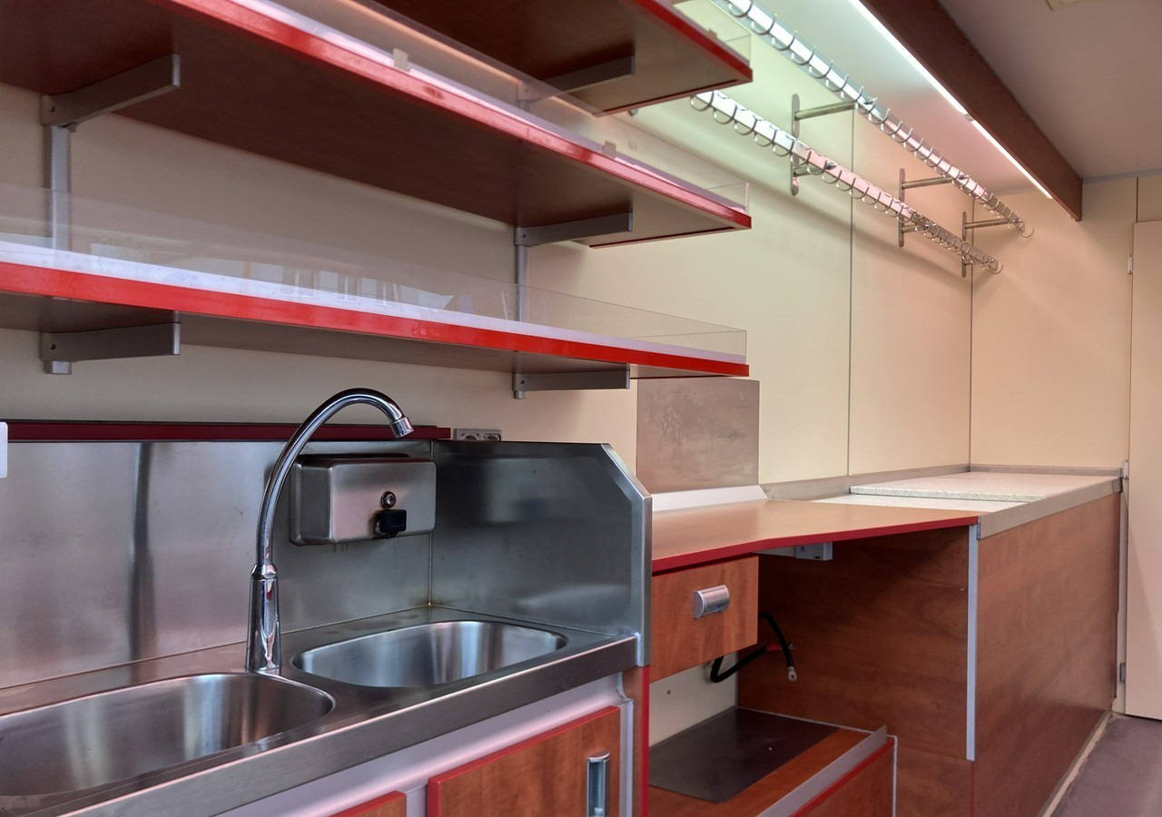 Fiat Ducato Autosklep wędlin Gastronomiczny Food Truck Foodtruck 136tkm Borco 20 - شاحنات طعام: صور 4 Fiat Ducato Autosklep wędlin Gastronomiczny Food Truck Foodtruck 136tkm Borco 20 - شاحنات طعام: صور 4
