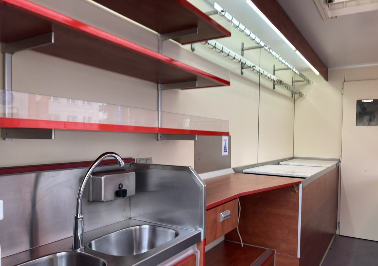 Fiat Ducato Autosklep wędliny Gastronomiczny Food Truck Foodtruck sklep Borco 20 - شاحنات طعام: صور 3 Fiat Ducato Autosklep wędliny Gastronomiczny Food Truck Foodtruck sklep Borco 20 - شاحنات طعام: صور 3