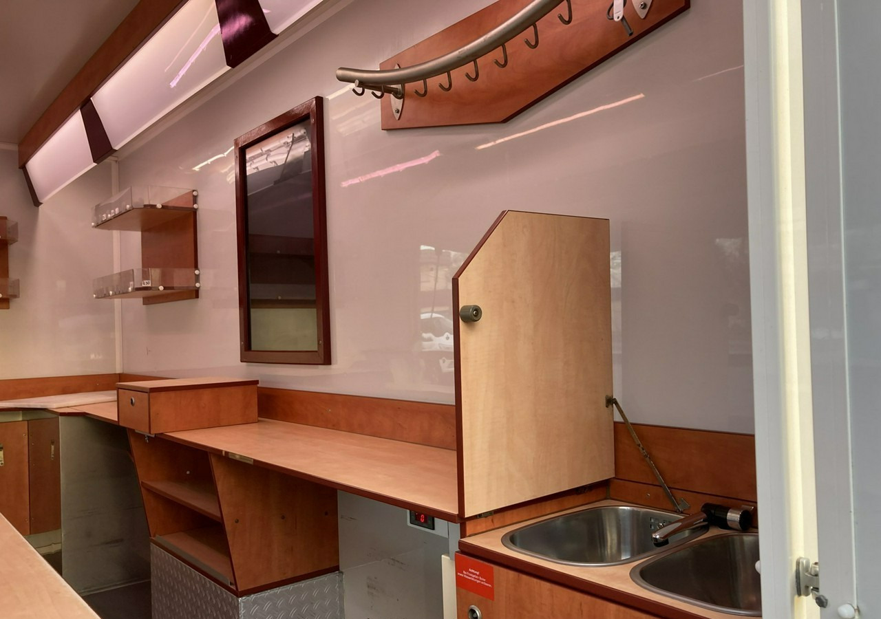 Inna Inny Autosklep wędlin Gastronomiczna food truck foodtruck sklep 2004 - عربة الطعام: صور 3 Inna Inny Autosklep wędlin Gastronomiczna food truck foodtruck sklep 2004 - عربة الطعام: صور 3