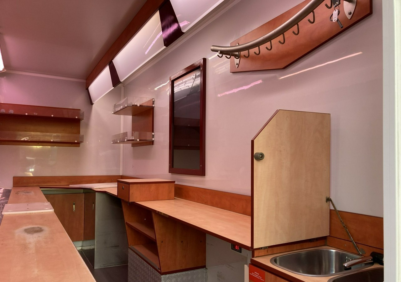 Inna Inny Autosklep wędlin Gastronomiczna food truck foodtruck sklep 2004 - عربة الطعام: صور 5 Inna Inny Autosklep wędlin Gastronomiczna food truck foodtruck sklep 2004 - عربة الطعام: صور 5