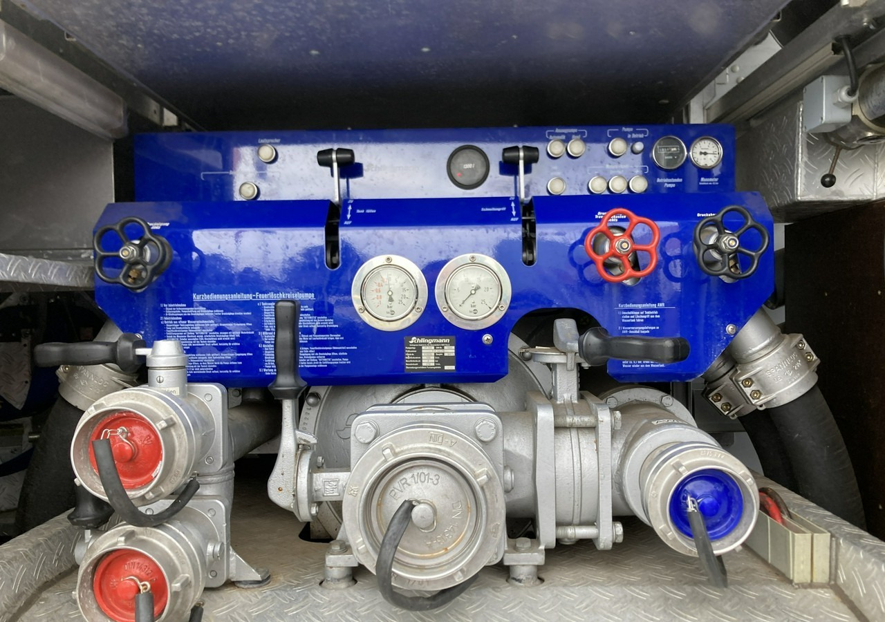 المطافئ MAN MAN 15,250 Straż pożarna gaśnicza 9-oso 4X4 Wóz strażacki 2003 MAN 15,250 Straż pożarna gaśnicza 9-osobowa 4X4 Wóz strażacki 2003: صور 7