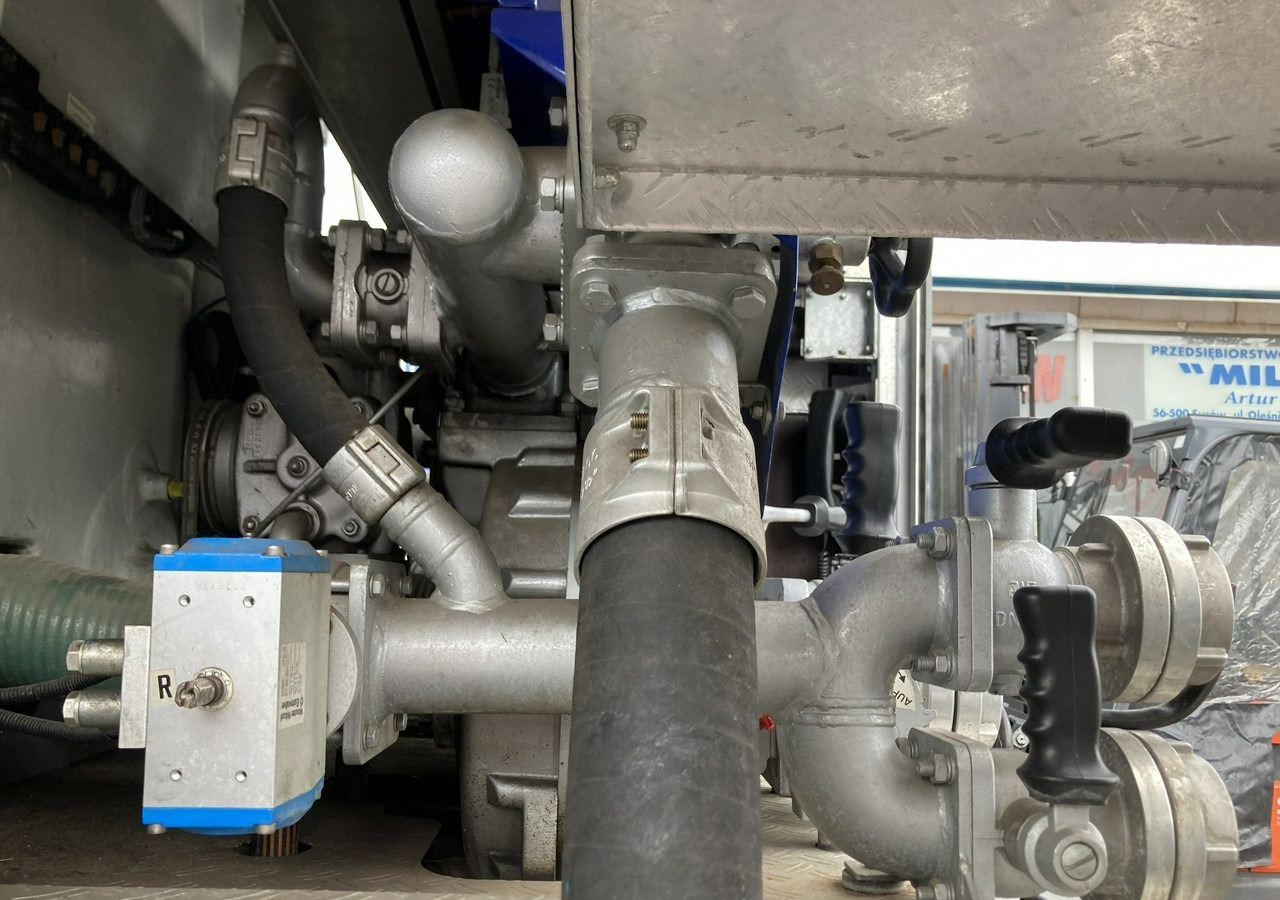 المطافئ MAN MAN 15,250 Straż pożarna gaśnicza 9-oso 4X4 Wóz strażacki 2003 MAN 15,250 Straż pożarna gaśnicza 9-osobowa 4X4 Wóz strażacki 2003: صور 15