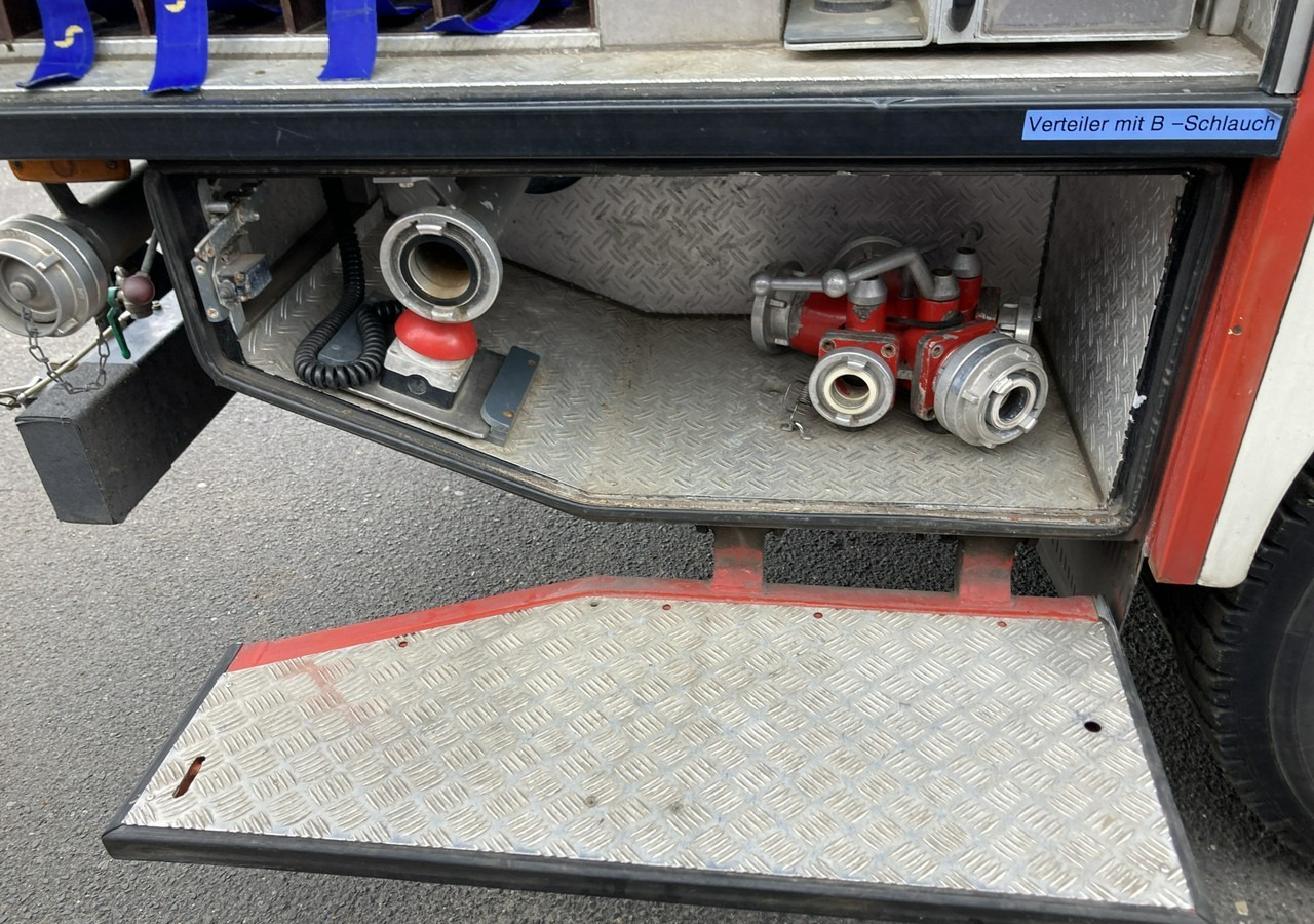 المطافئ MAN MAN 15,250 Straż pożarna gaśnicza 9-oso 4X4 Wóz strażacki 2003 MAN 15,250 Straż pożarna gaśnicza 9-osobowa 4X4 Wóz strażacki 2003: صور 14