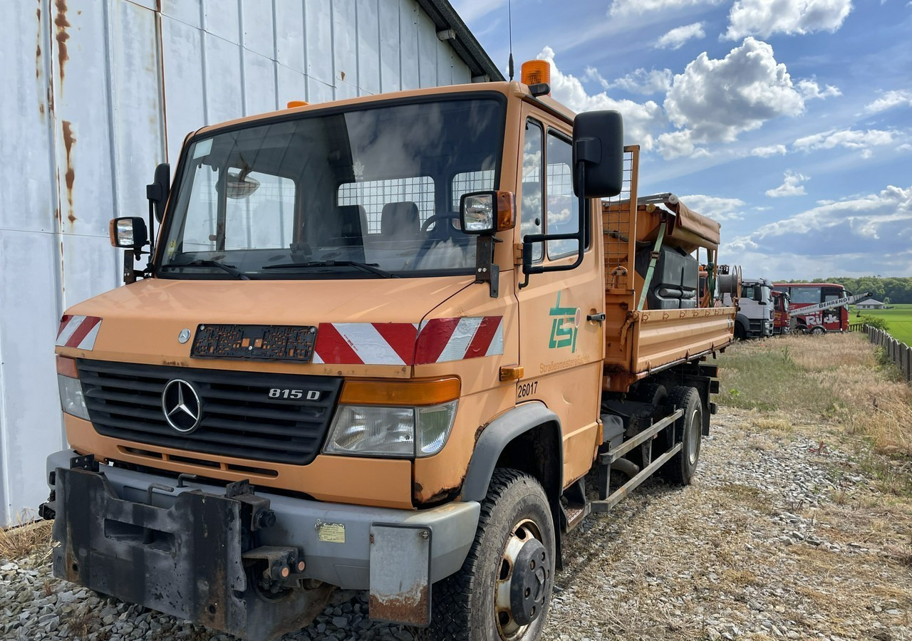 Mercedes-Benz Inny Mercedes-Benz Mercedes Vario 815 Wywrotka 4X4 2004 - جرافة ثلج: صور 3 Mercedes-Benz Inny Mercedes-Benz Mercedes Vario 815 Wywrotka 4X4 2004 - جرافة ثلج: صور 3